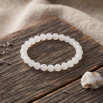 Pulseira de Esferas de Calcedônia Branca1