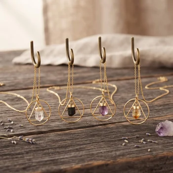 Pingente Argola Com triângulo Dourado3